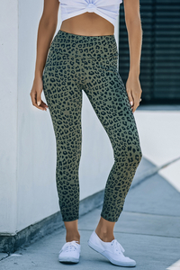 Leggings recortadas de leopardo para ioga e fitness